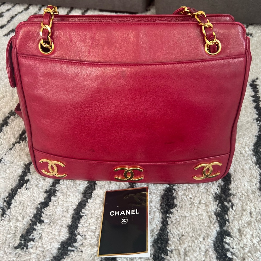 CHANEL Red Leather Shoulder Bag with Gold Hardware